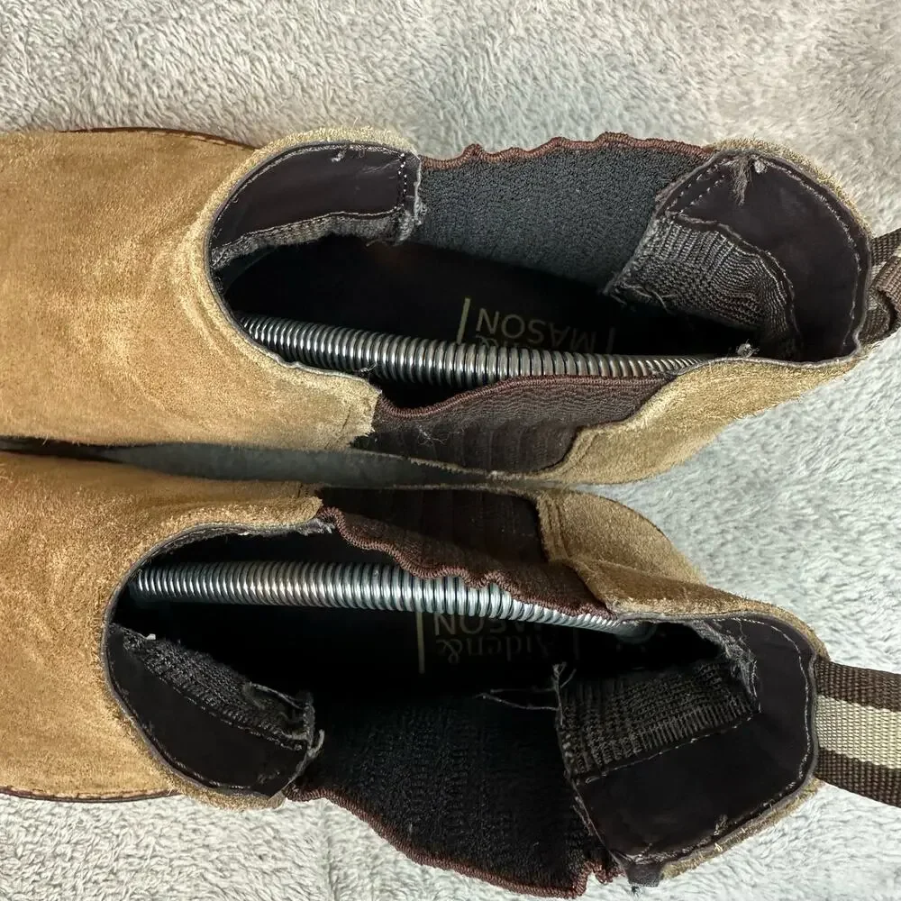 Aiden & Mason Chelsea‎ Boots Mens 10 Taupe Suede Good Pull On Elastic Goring